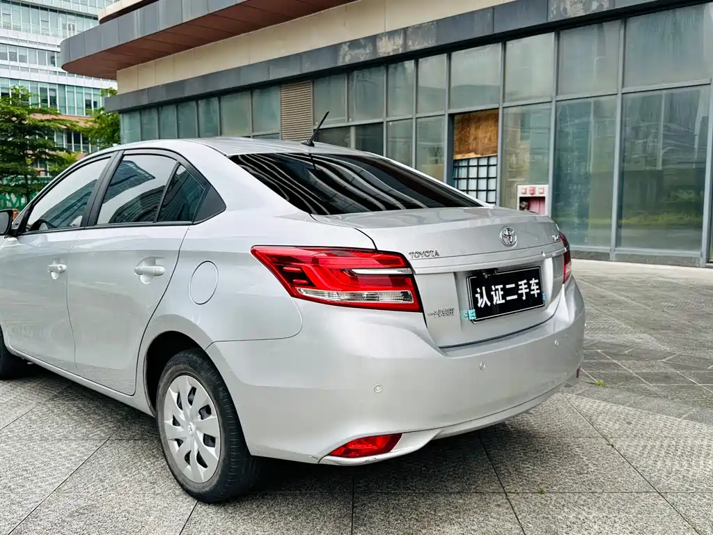 Toyota Vios — фото 6