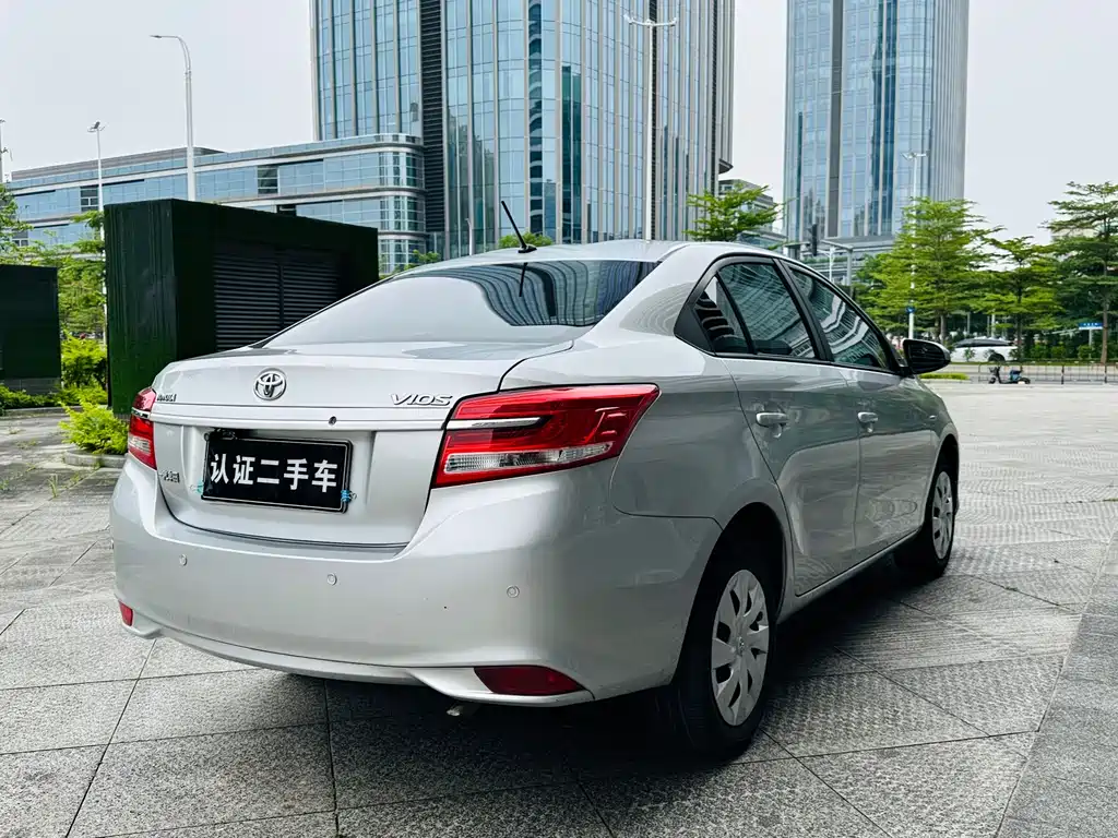 Toyota Vios — фото 8