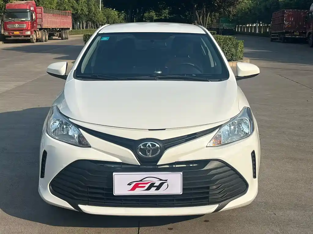 Toyota Vios — фото 2