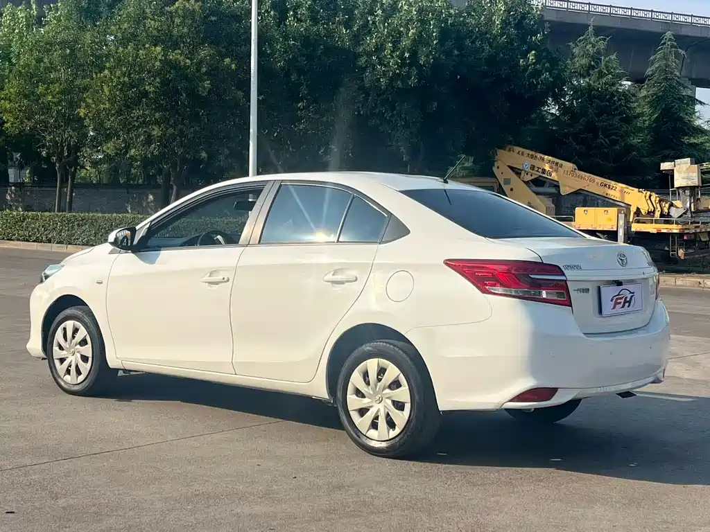Toyota Vios — фото 9