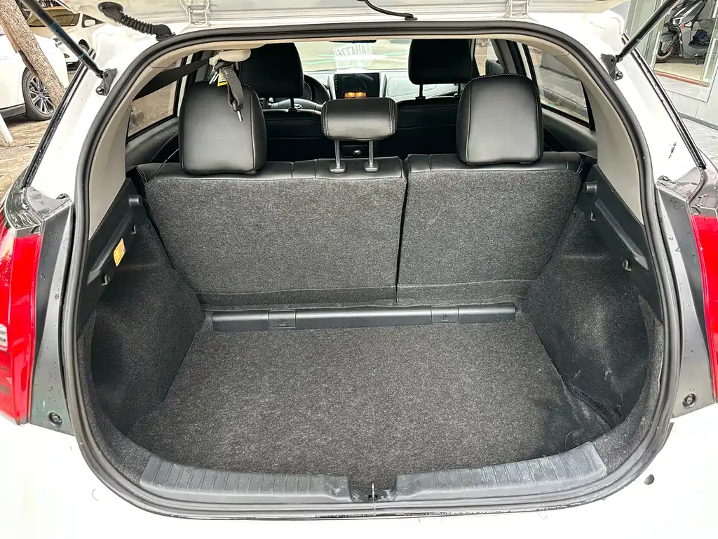 Toyota Yaris L — фото 16
