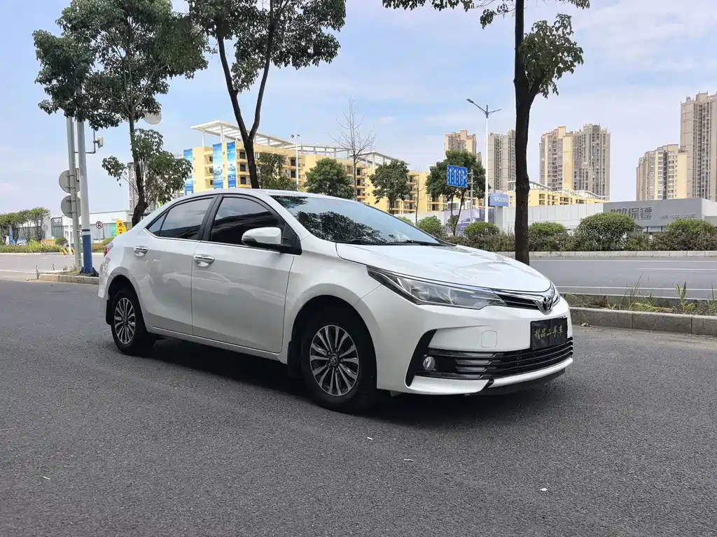 Toyota Corolla — фото 3