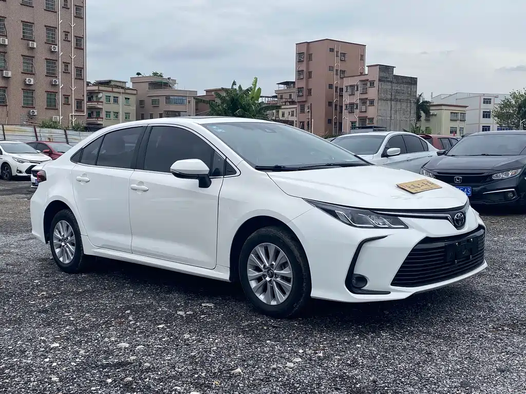 Toyota Corolla — фото 3