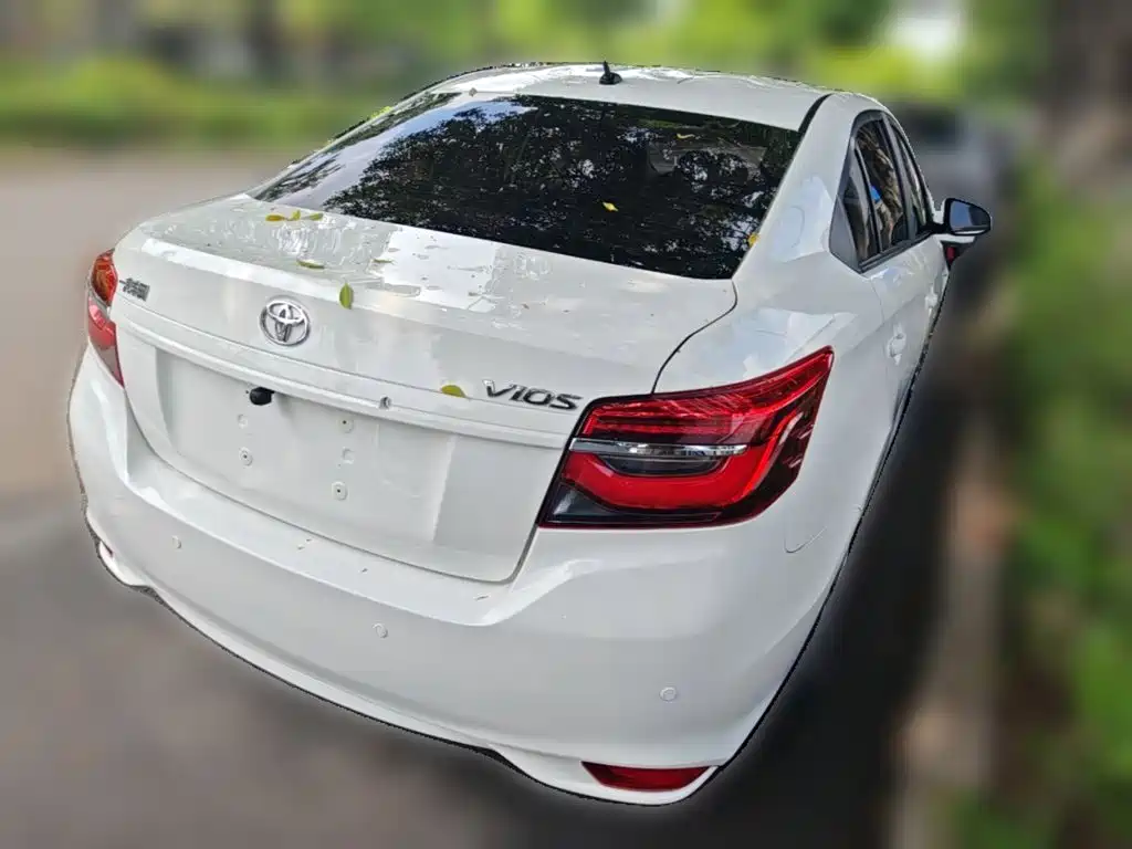 Toyota Vios — фото 10