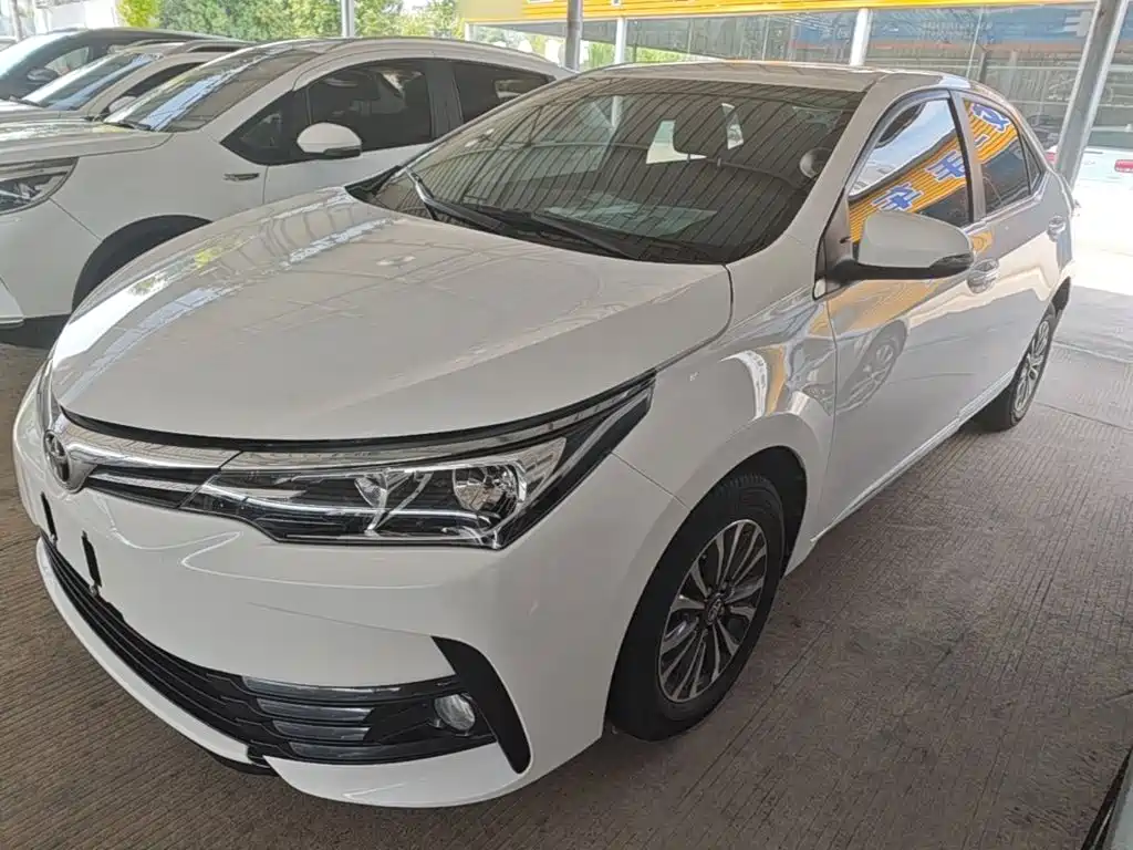 Toyota Corolla — фото 2