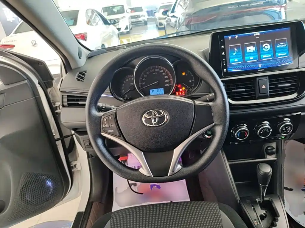 Toyota Vios — фото 11