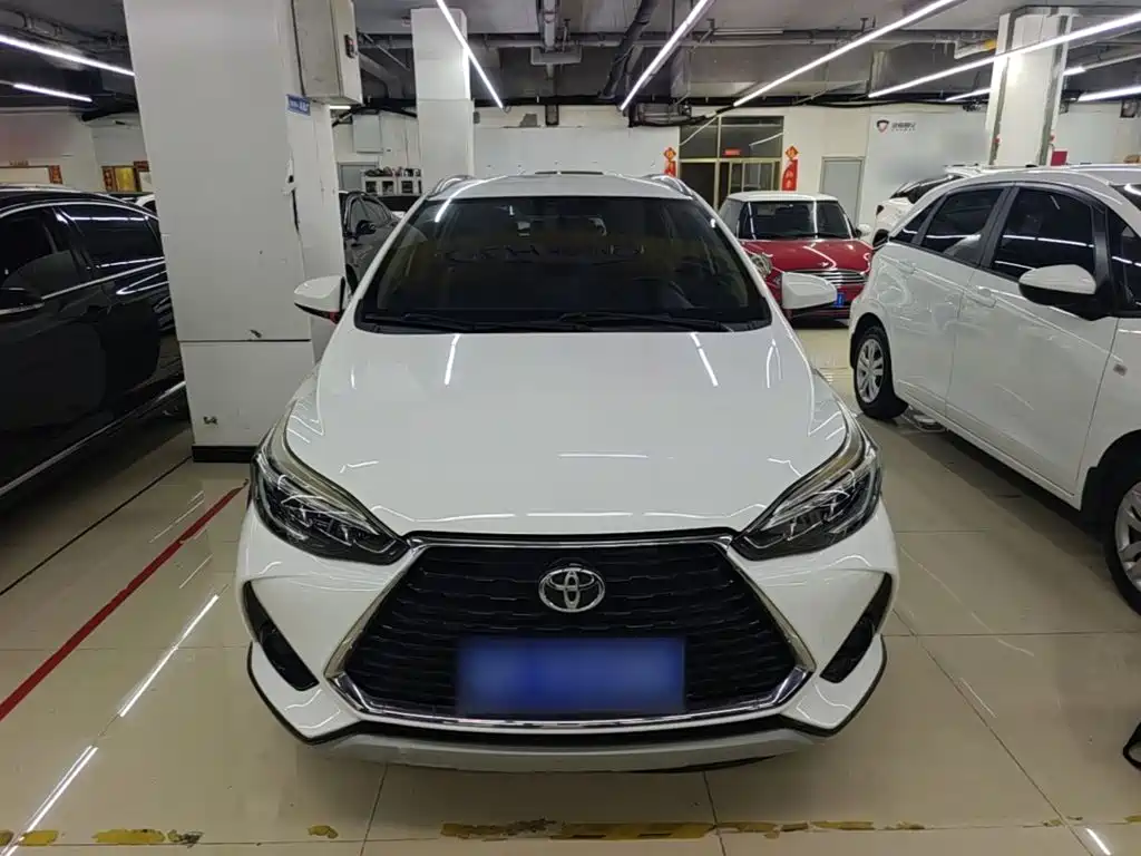 Toyota Yaris L — фото 3