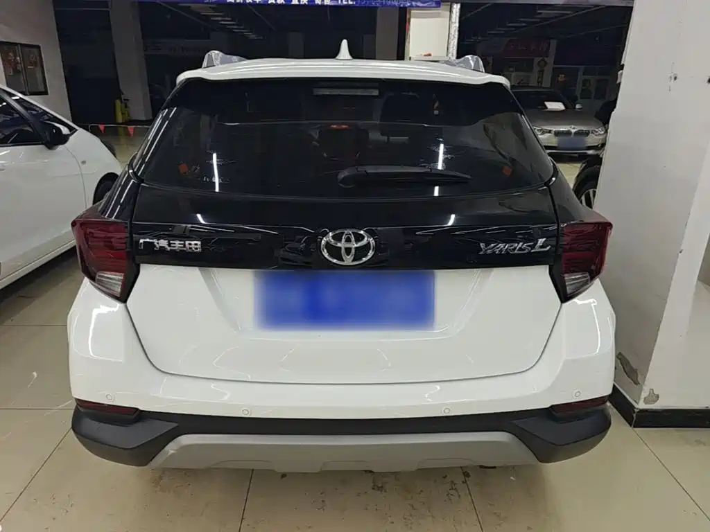 Toyota Yaris L — фото 6