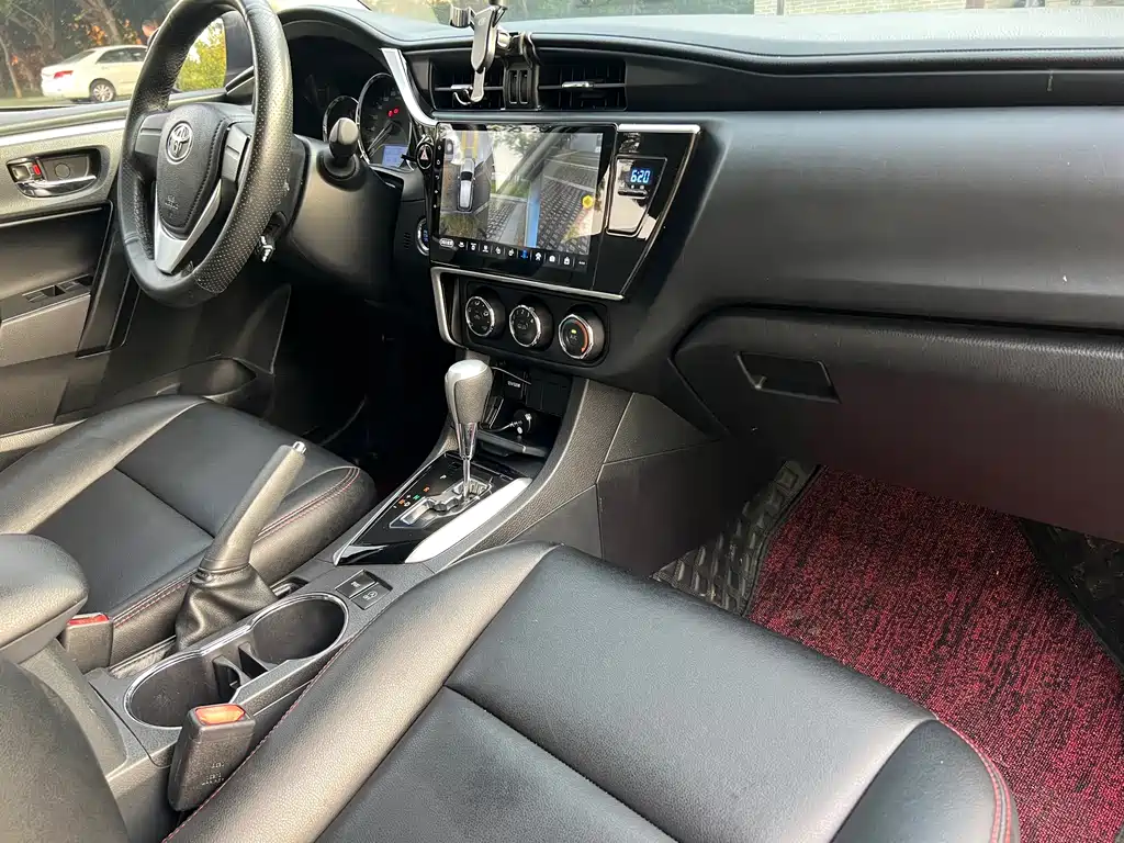 Toyota Corolla — фото 14