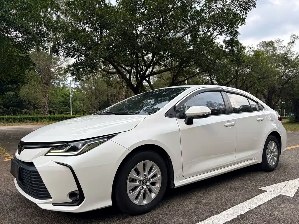 Toyota Corolla — фото 2