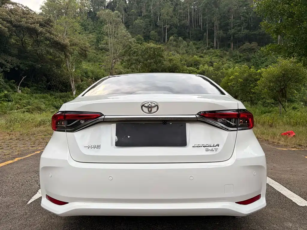 Toyota Corolla — фото 8