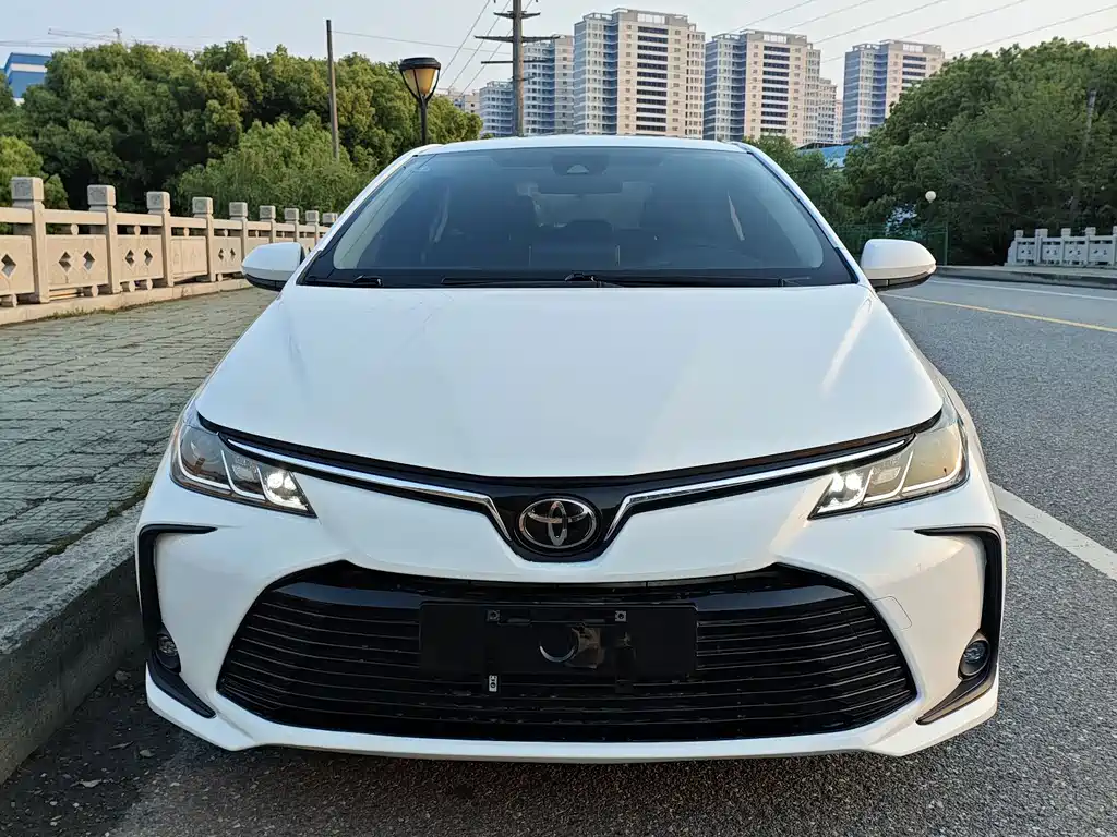 Toyota Corolla — фото 2