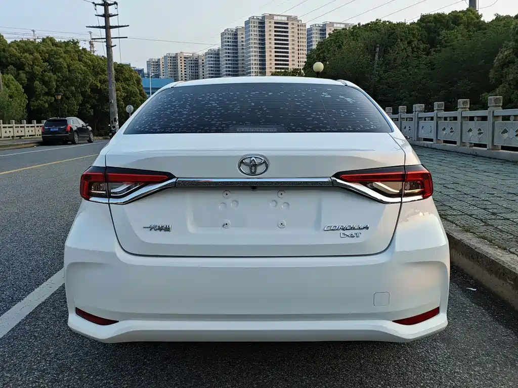 Toyota Corolla — фото 3