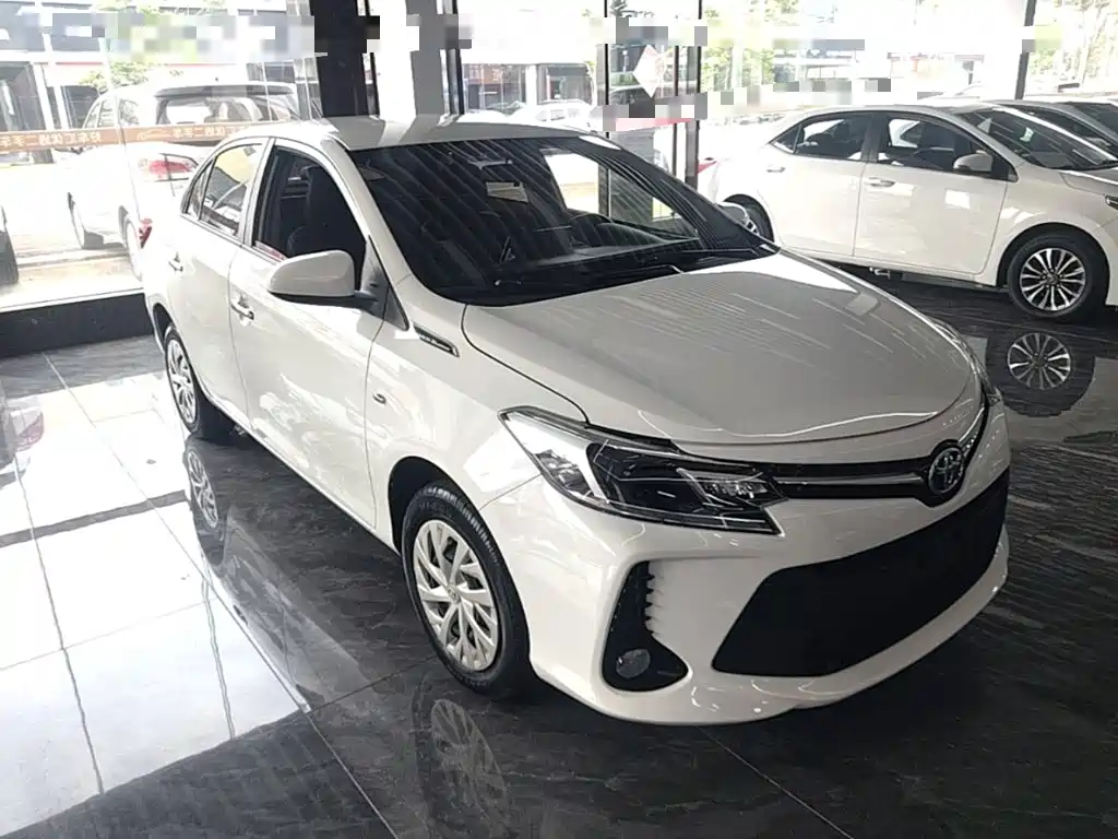 Toyota Vios — фото 4