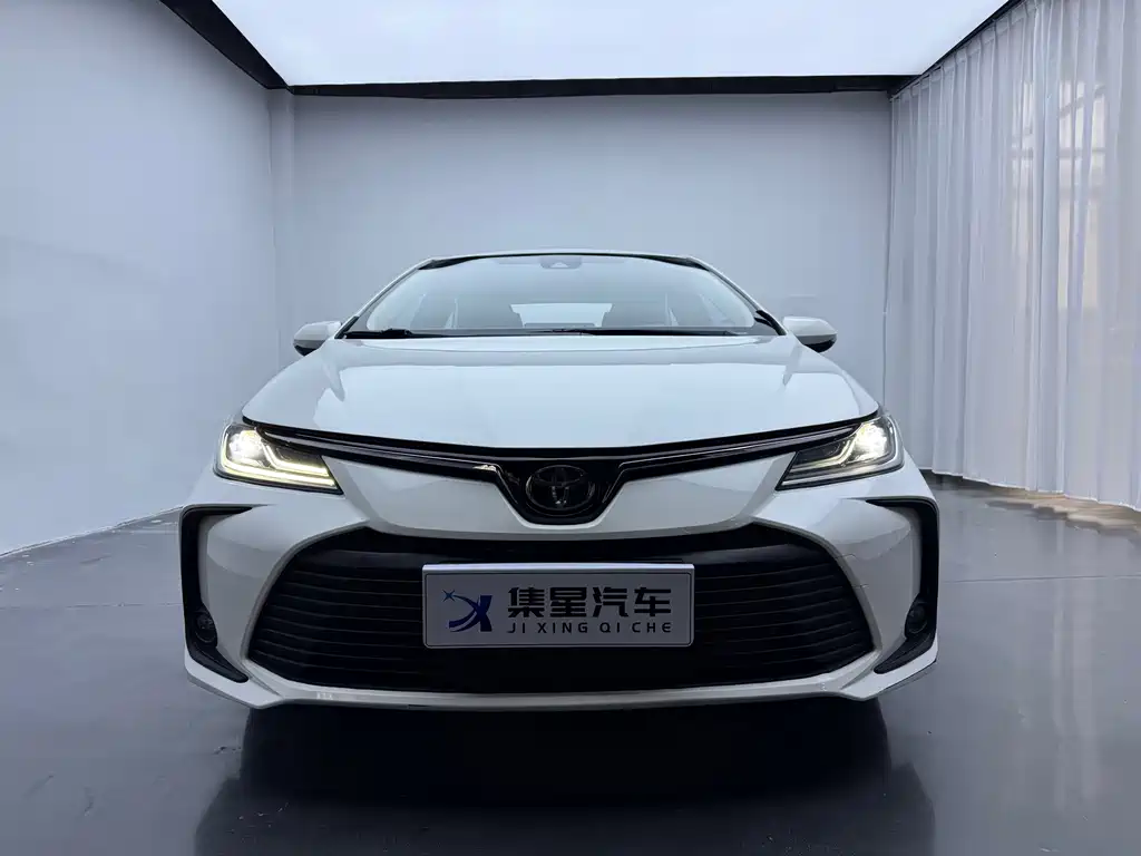 Toyota Corolla — фото 2