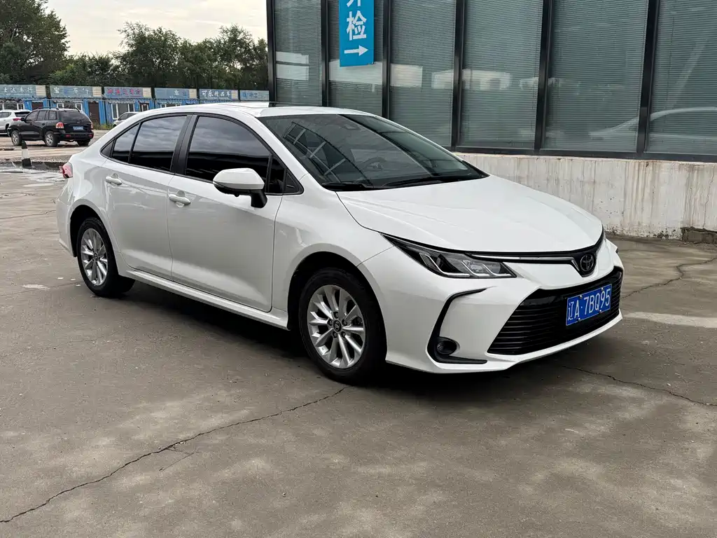 Toyota Corolla — фото 3