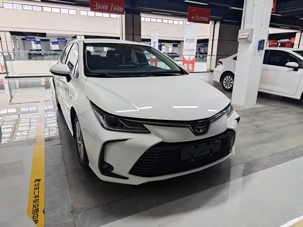 Toyota Corolla — фото 4
