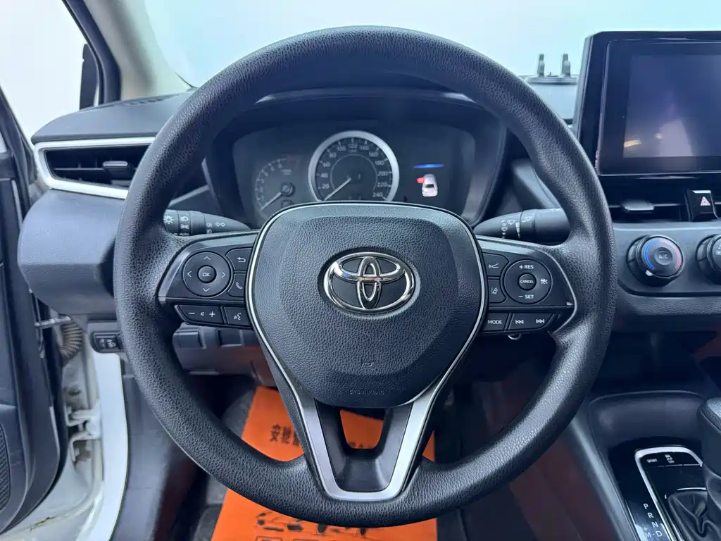 Toyota Corolla — фото 7