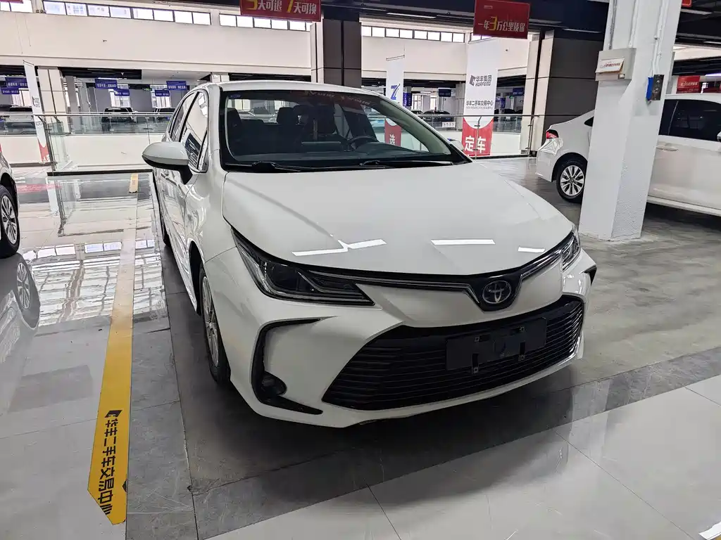 Toyota Corolla — фото 3