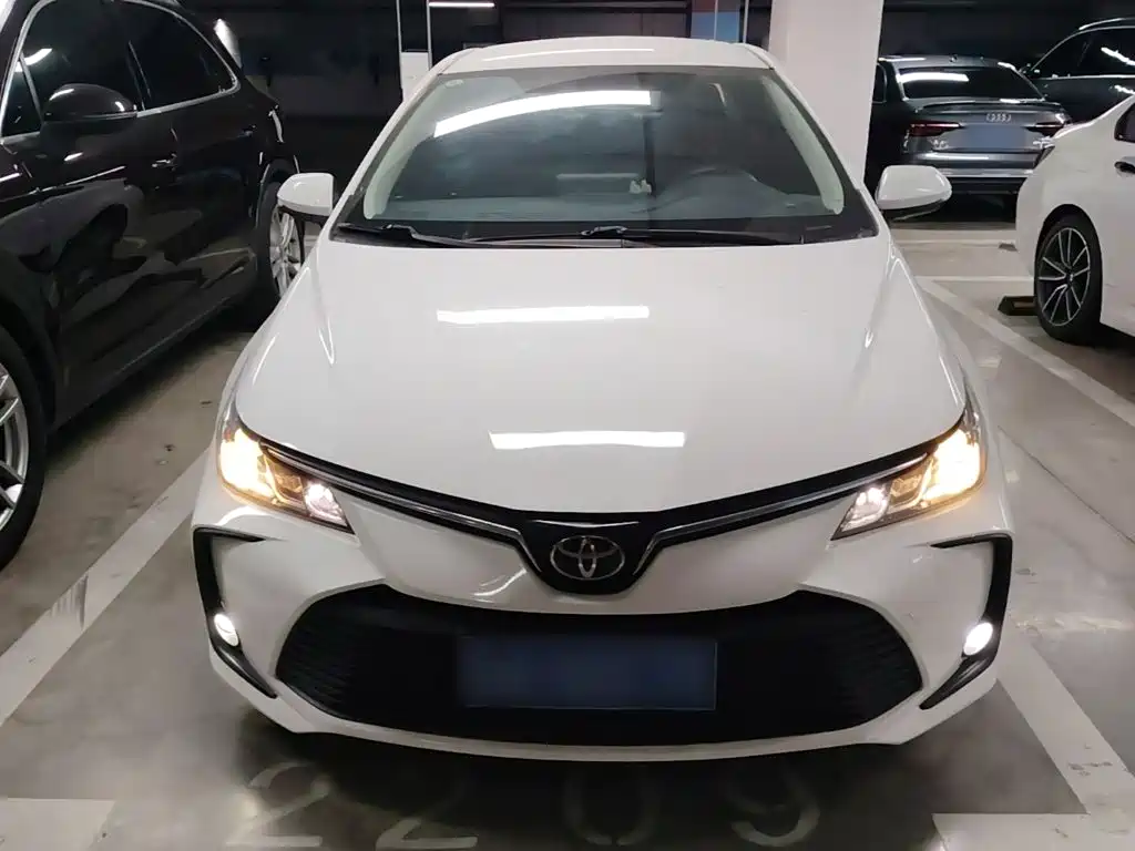 Toyota Corolla — фото 3
