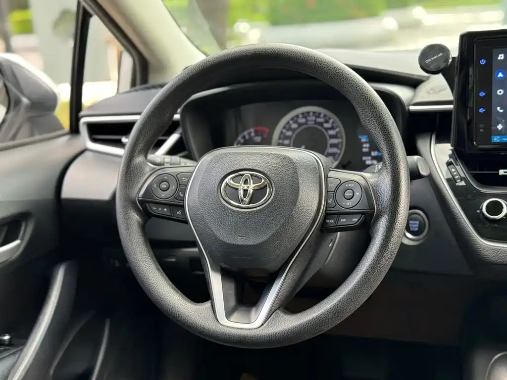 Toyota Corolla — фото 13