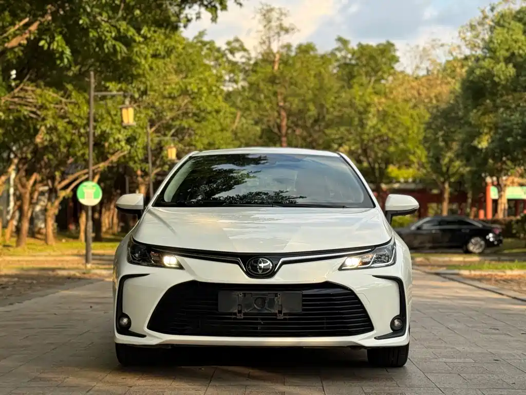 Toyota Corolla — фото 3