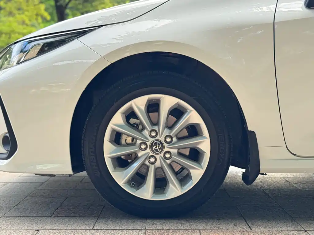 Toyota Corolla — фото 23