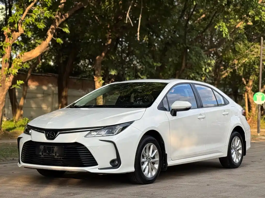 Toyota Corolla — фото 4