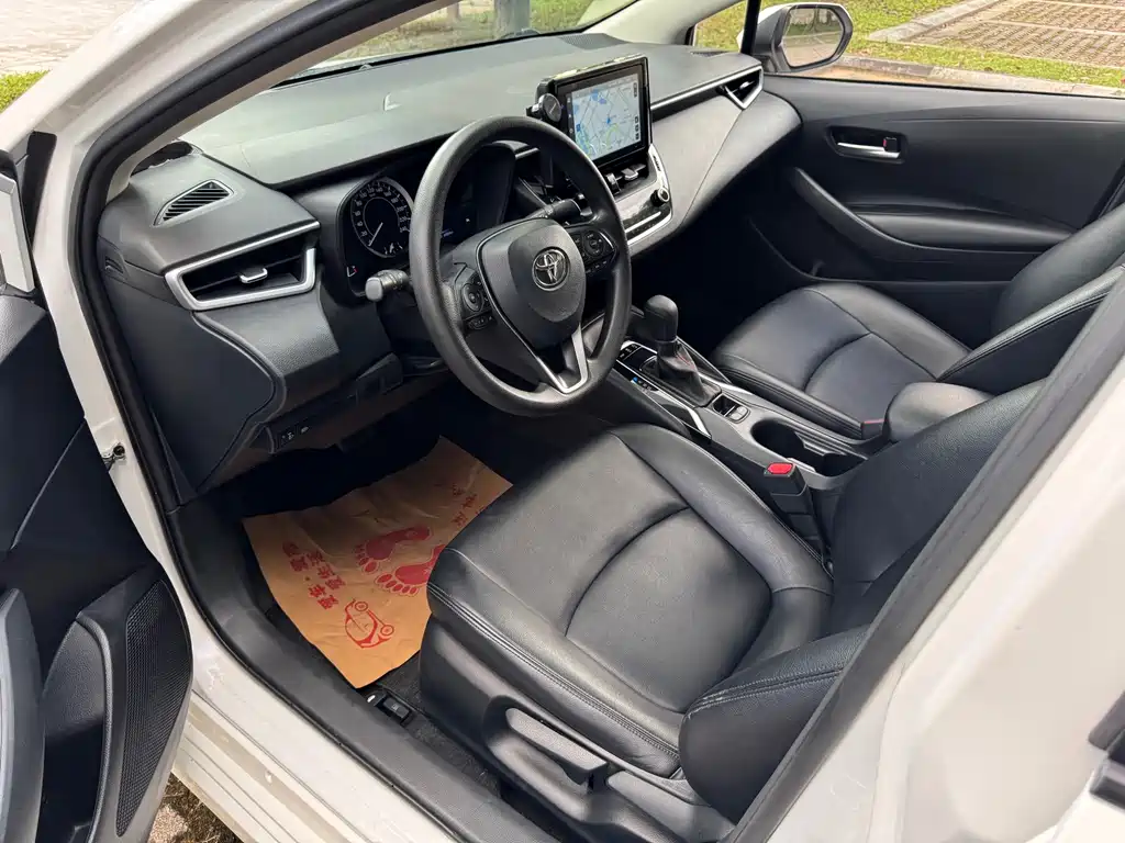 Toyota Corolla — фото 10