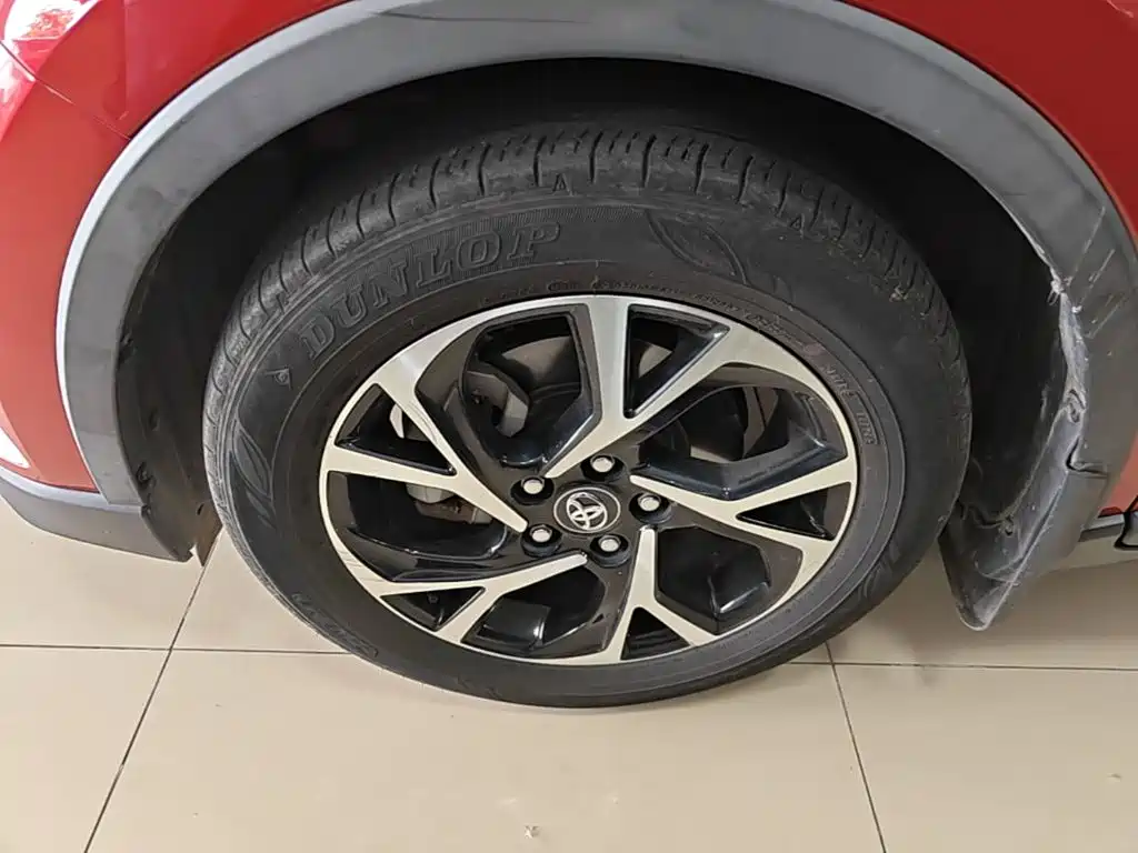 Toyota C-HR — фото 23
