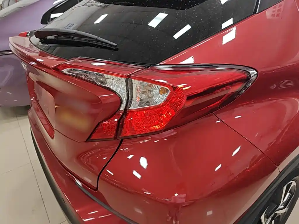 Toyota C-HR — фото 8