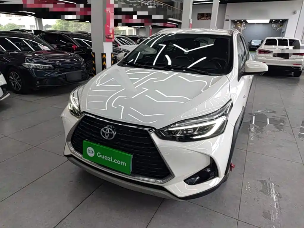 Toyota Yaris L — фото 2