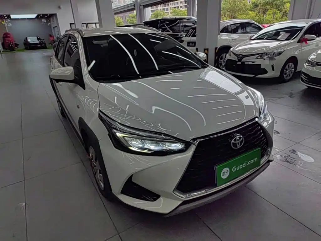 Toyota Yaris L — фото 4