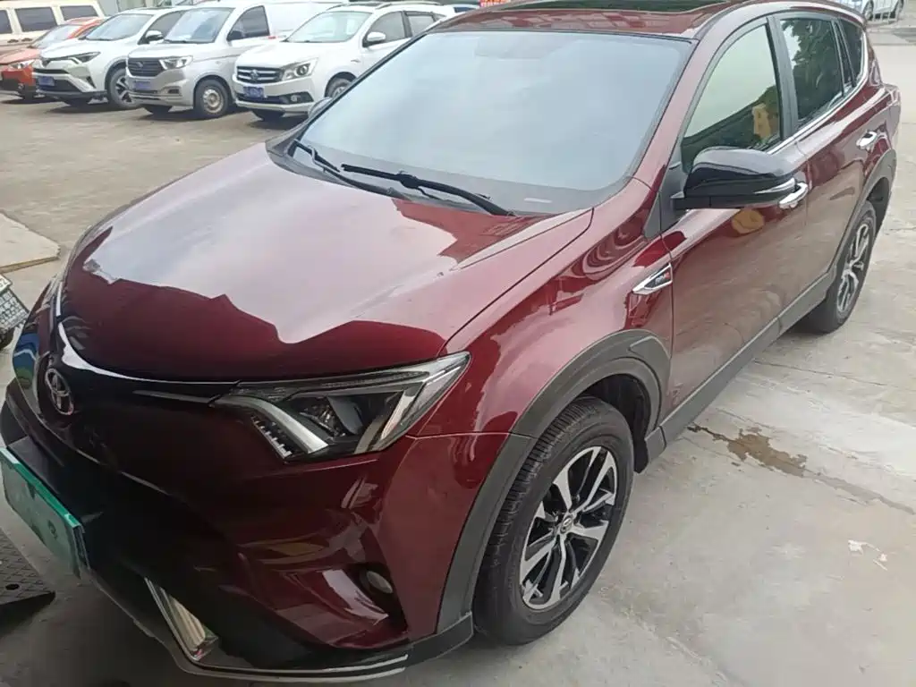 Toyota RAV4 — фото 2