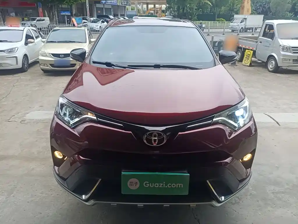 Toyota RAV4 — фото 3