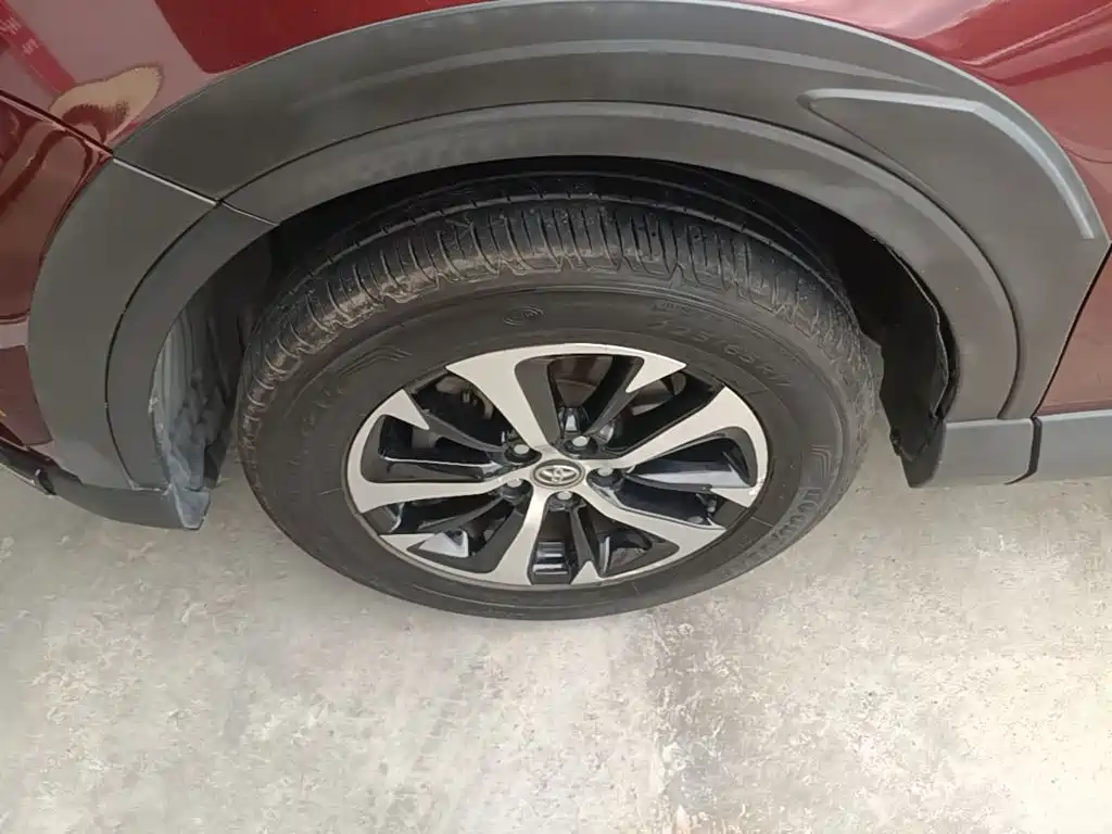 Toyota RAV4 — фото 23