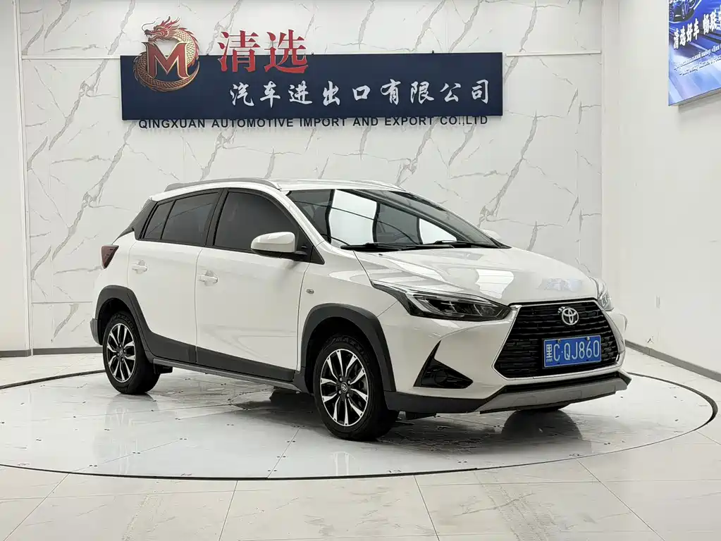Toyota Yaris L — фото 3