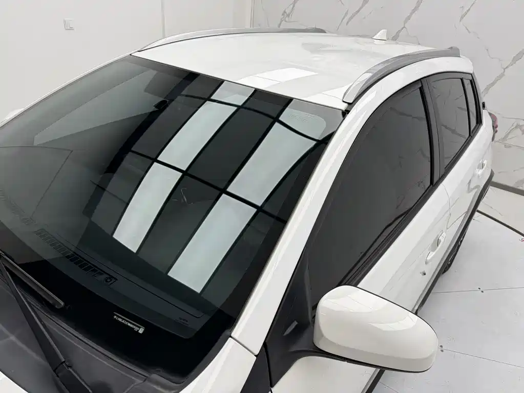 Toyota Yaris L — фото 7