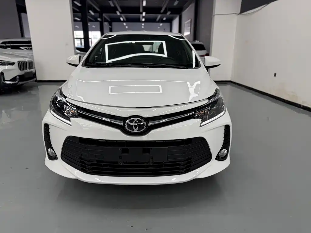 Toyota Vios — фото 2