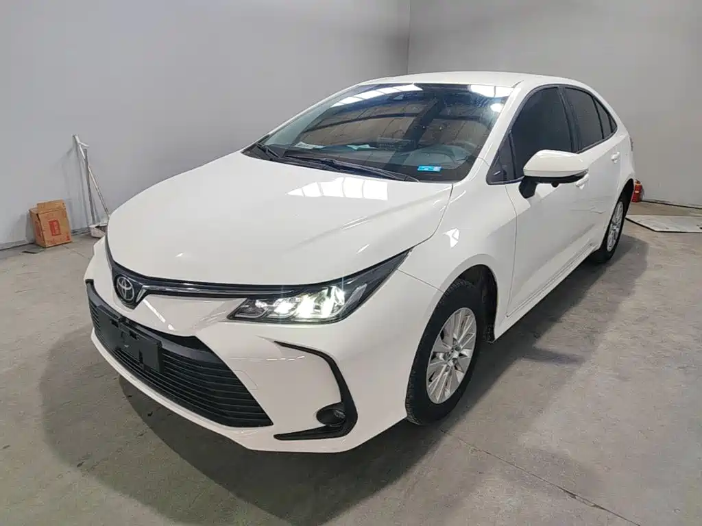 Toyota Corolla — фото 2