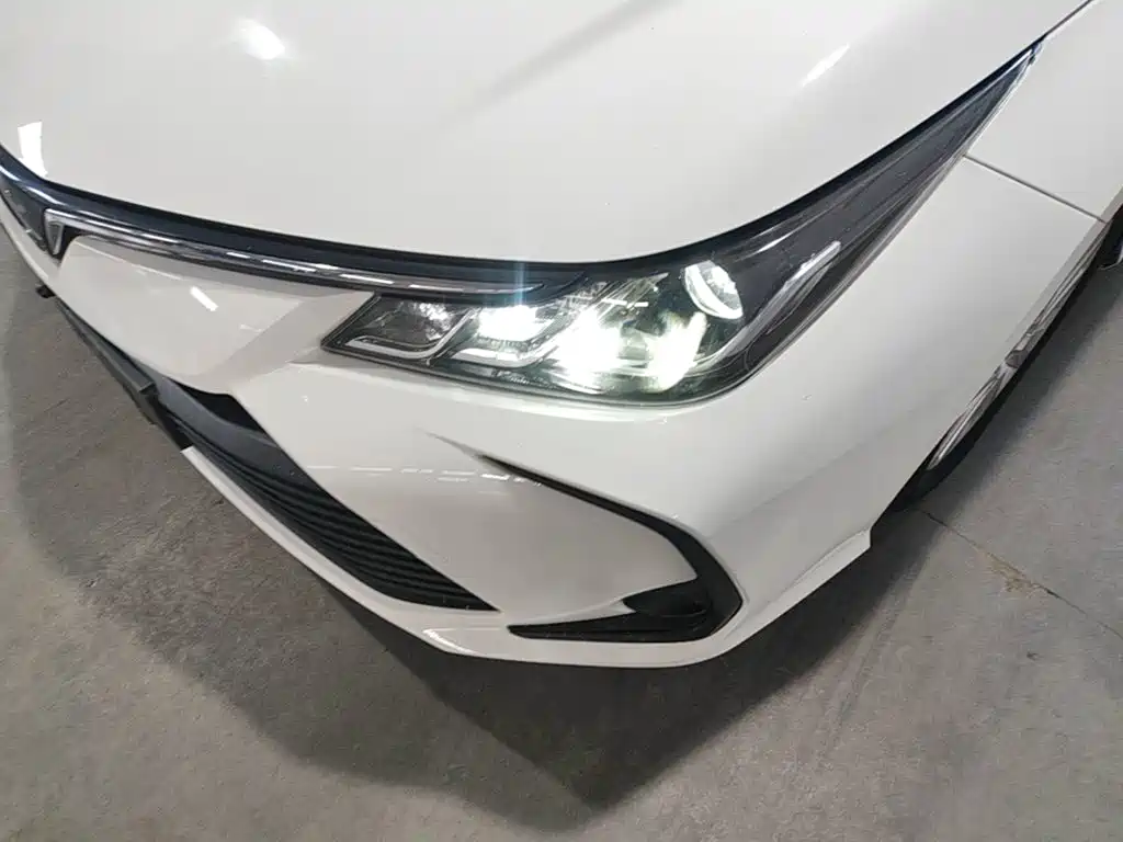 Toyota Corolla — фото 24