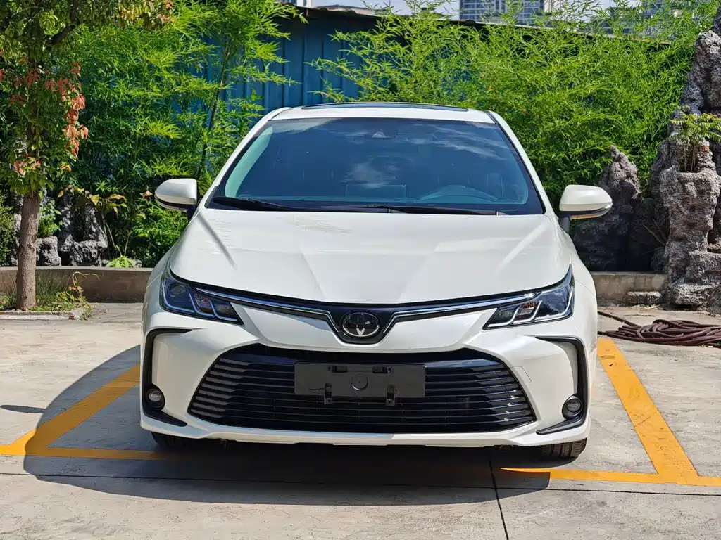 Toyota Corolla — фото 2