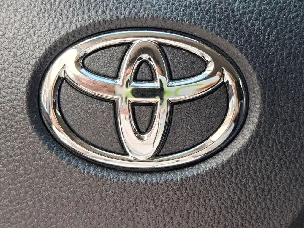 Toyota Corolla — фото 25