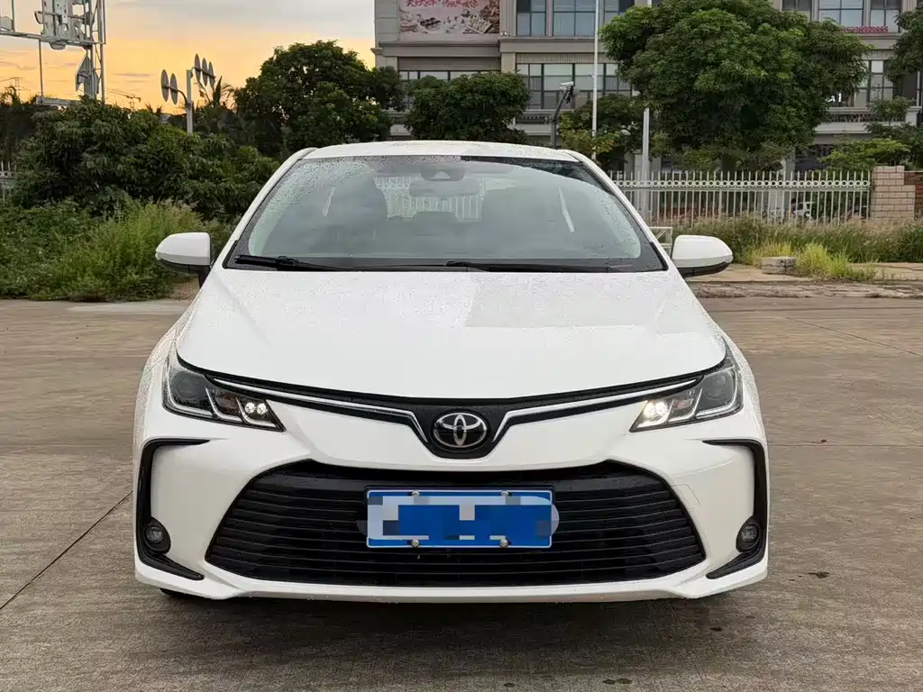 Toyota Corolla — фото 2