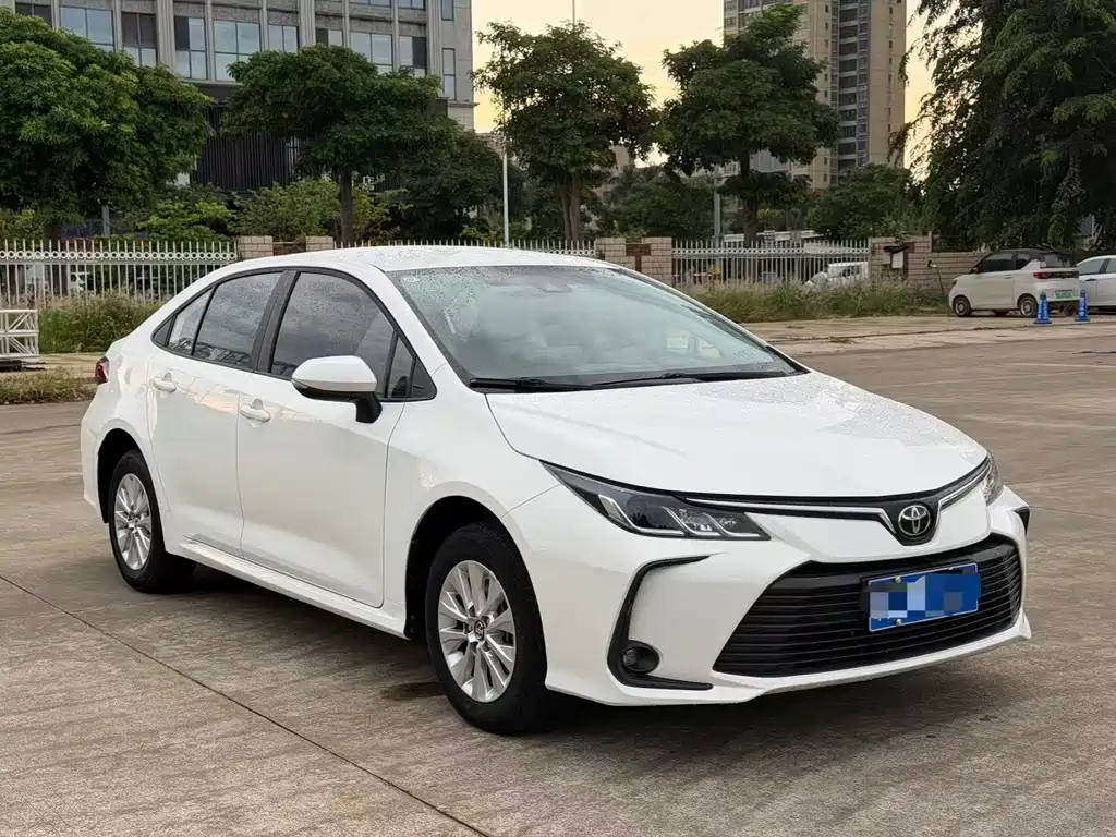 Toyota Corolla — фото 3