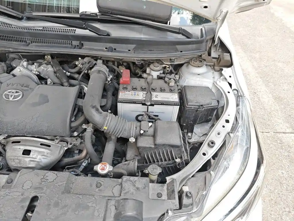 Toyota Yaris L — фото 21