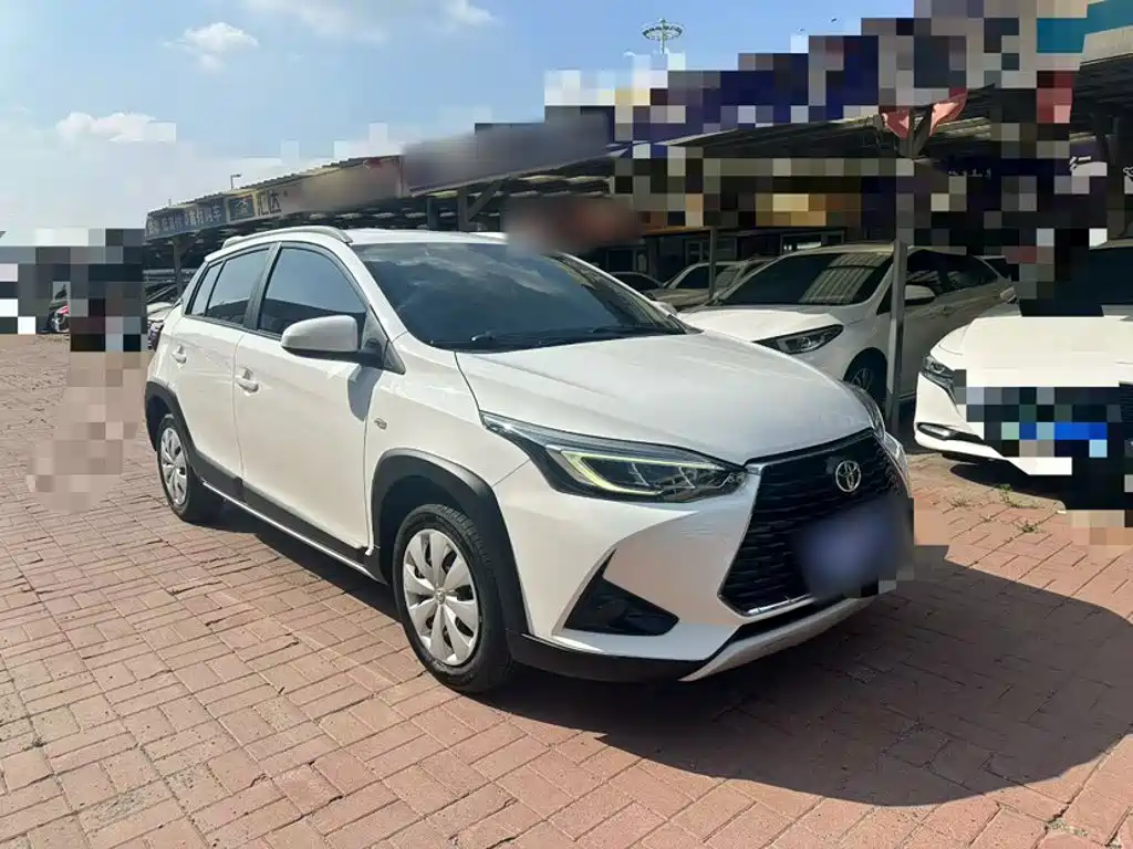 Toyota Yaris L — фото 25