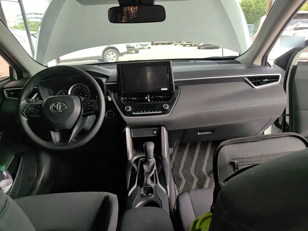 Toyota Corolla Cross — фото 10