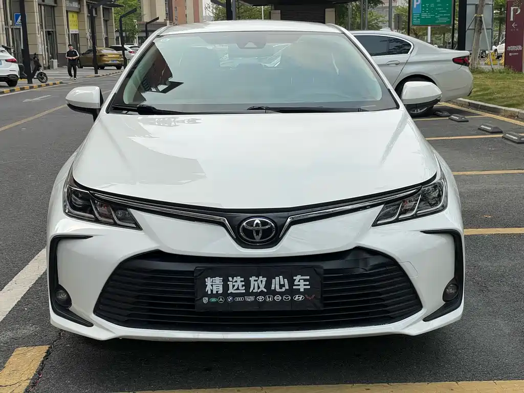 Toyota Corolla — фото 2