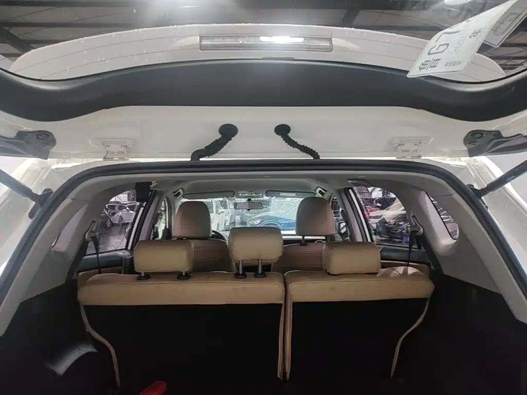 Toyota RAV4 — фото 15